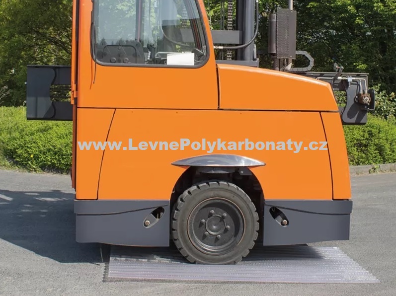 Vlnitý polykarbonát 2,8 mm WBH STRONG ČIRÁ - šíře 1,045 m x délka 3,5 m (3,68 m2)