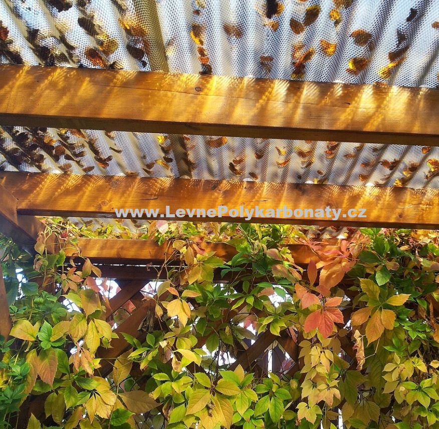 Vlnitý polykarbonát 2,8 mm WBH STRONG ANTRACIT - šíře 1,045 m x délka 3 m (3,15 m2)