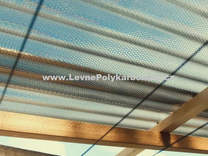 Vlnitý polykarbonát 2,8 mm WBH STRONG BRONZ - šíře 1,045 m x délka 4 m (4,2 m2)
