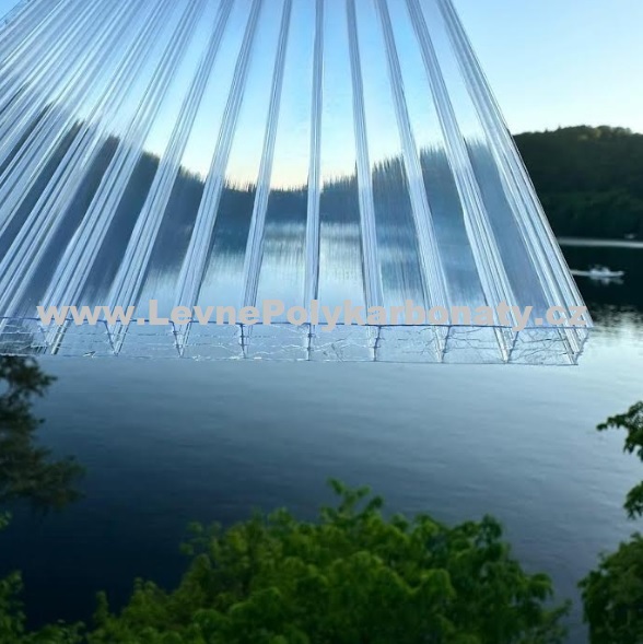 Komůrkový polykarbonát 10 mm 1UV EXOLON 10/6M ČIRÁ - šíře 2,1 m x délka 4,5 m