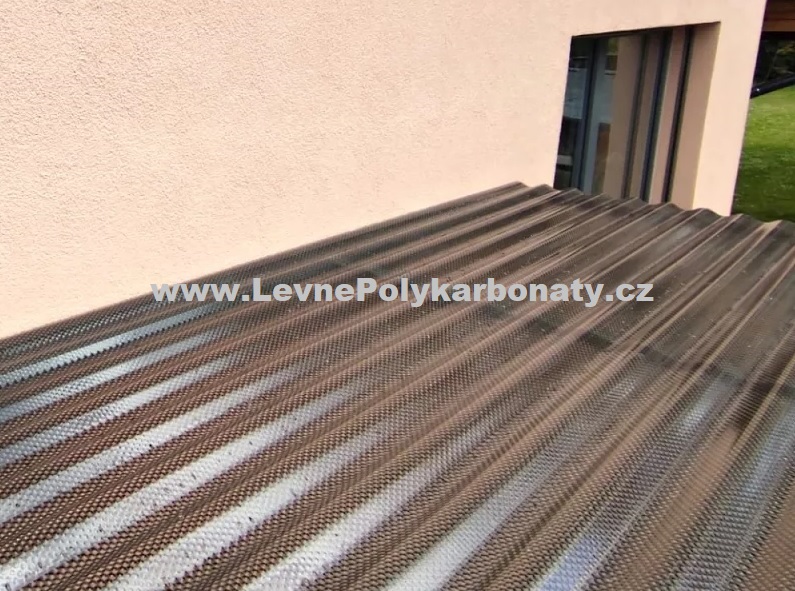 Vlnitý polykarbonát 2,8 mm GUTTA WABE BRONZ - šíře 1,045 m x délka 6 m (6,3 m2)