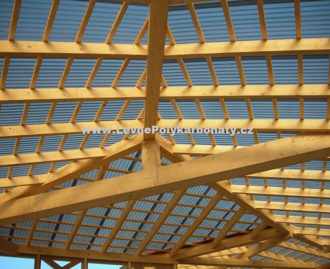 Trapézový polykarbonát 0,8 mm GUTTA MAKRO ST BRONZ - šíře 1,06 m x délka 5 m (5,30 m2)