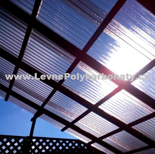 Trapézový polykarbonát 0,8 mm GUTTA MAKRO ST BRONZ - šíře 1,06 m x délka 6 m (6,36 m2)