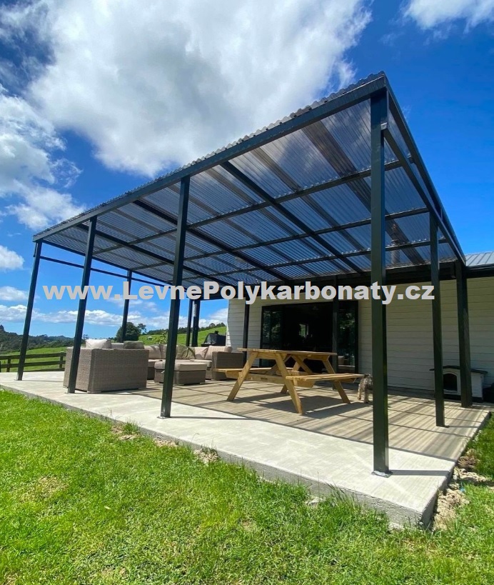 Trapézový polykarbonát 0,8 mm GUTTA MAKRO ANTRACIT - šíře 1,06 m x délka 3,5 m (3,71 m2)