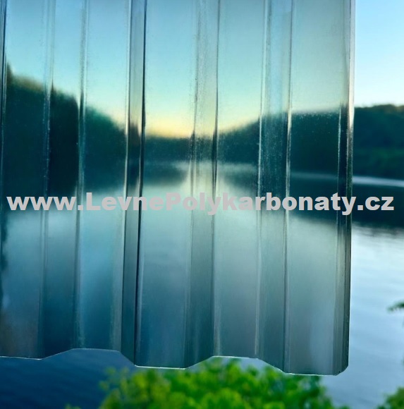 Trapézový polykarbonát 0,8 mm GUTTA MAKRO ANTRACIT - šíře 1,06 m x délka 3,5 m (3,71 m2)