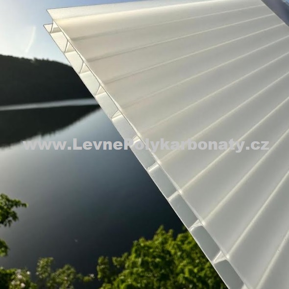 Dutinkový polykarbonát 10 mm 2UV LEXAN 2/10 OPÁL - šíře 2,1 m x délka 3 m (6,3 m2)