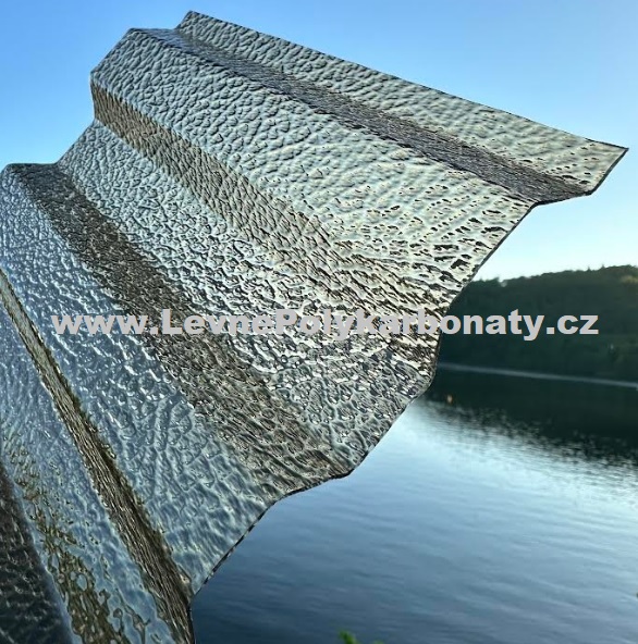 Trapézový polykarbonát 1,1 mm GUTTA MAKRO CST BRONZ - šíře 1,045 m x délka 3 m (3,14 m2)