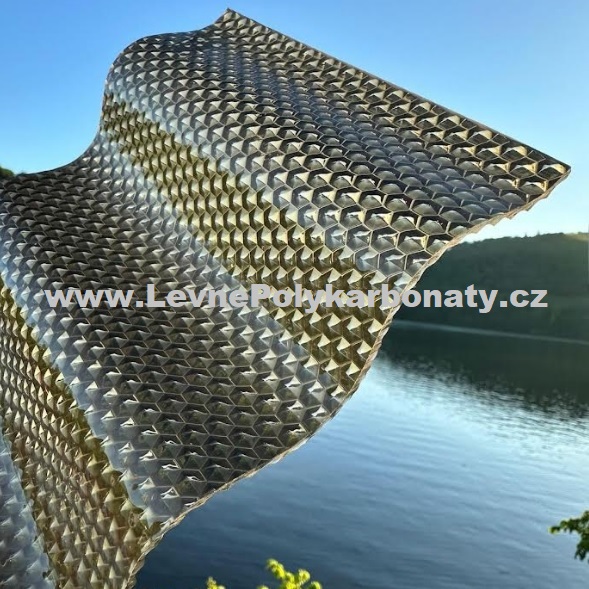 Vlnitý polykarbonát 2,8 mm GUTTA WABE BRONZ - šíře 1,045 m x délka 2,5 m (2,63 m2)