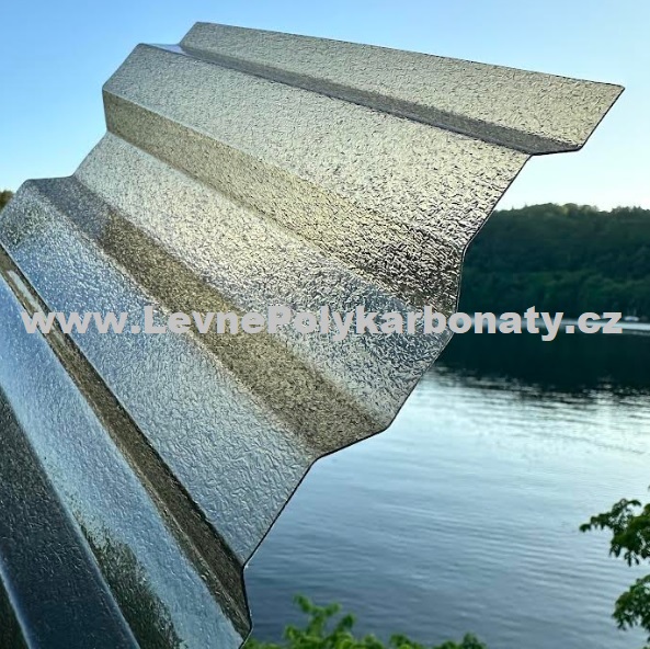 Trapézový polykarbonát 0,8 mm GUTTA MAKRO ST BRONZ - šíře 1,06 m x délka 4 m (4,24 m2)