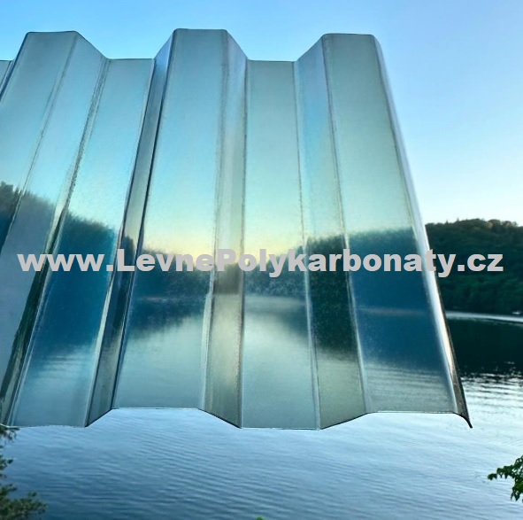 Trapézový polykarbonát 0,8 mm GUTTAGLISS MAKRO ANTRACIT - šíře 1,06 m x délka 6 m