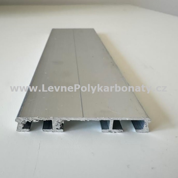 Spojovací AL-PLOCHÁ DOLNÍ krycí lišta 50/7 mm PŘÍRODNÍ - délka 6000 mm